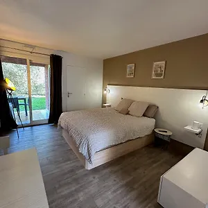 studio-terrasse-arles.fr-provencehotel.com/