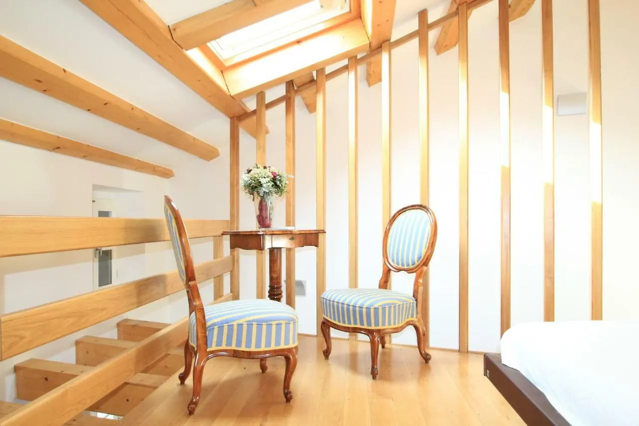 Cres Design Apartments