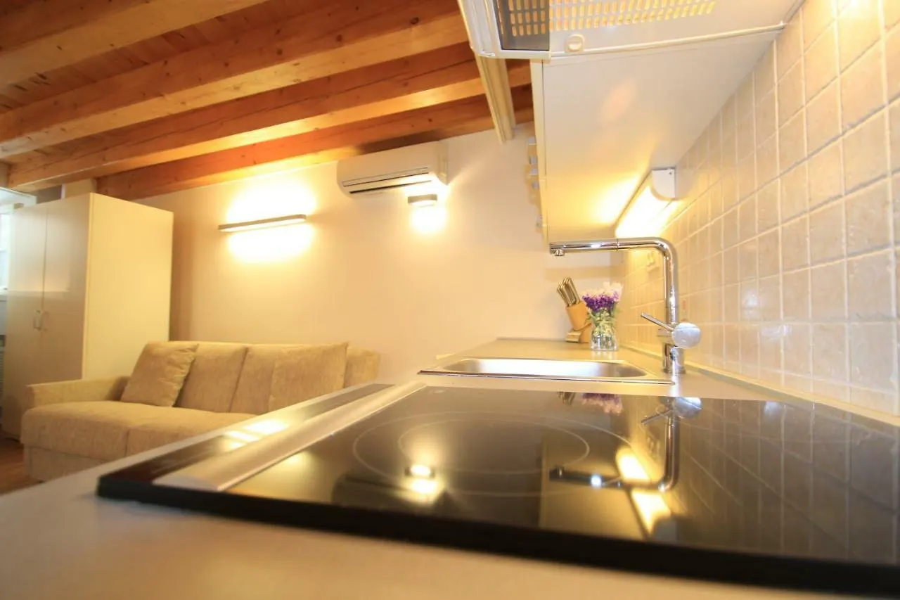 Cres Design Apartments