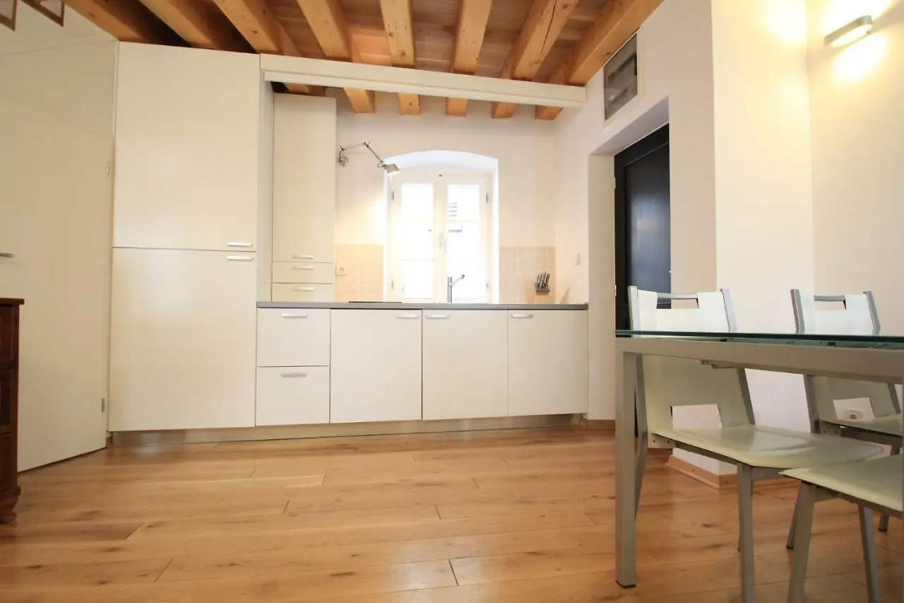 Cres Design Apartments