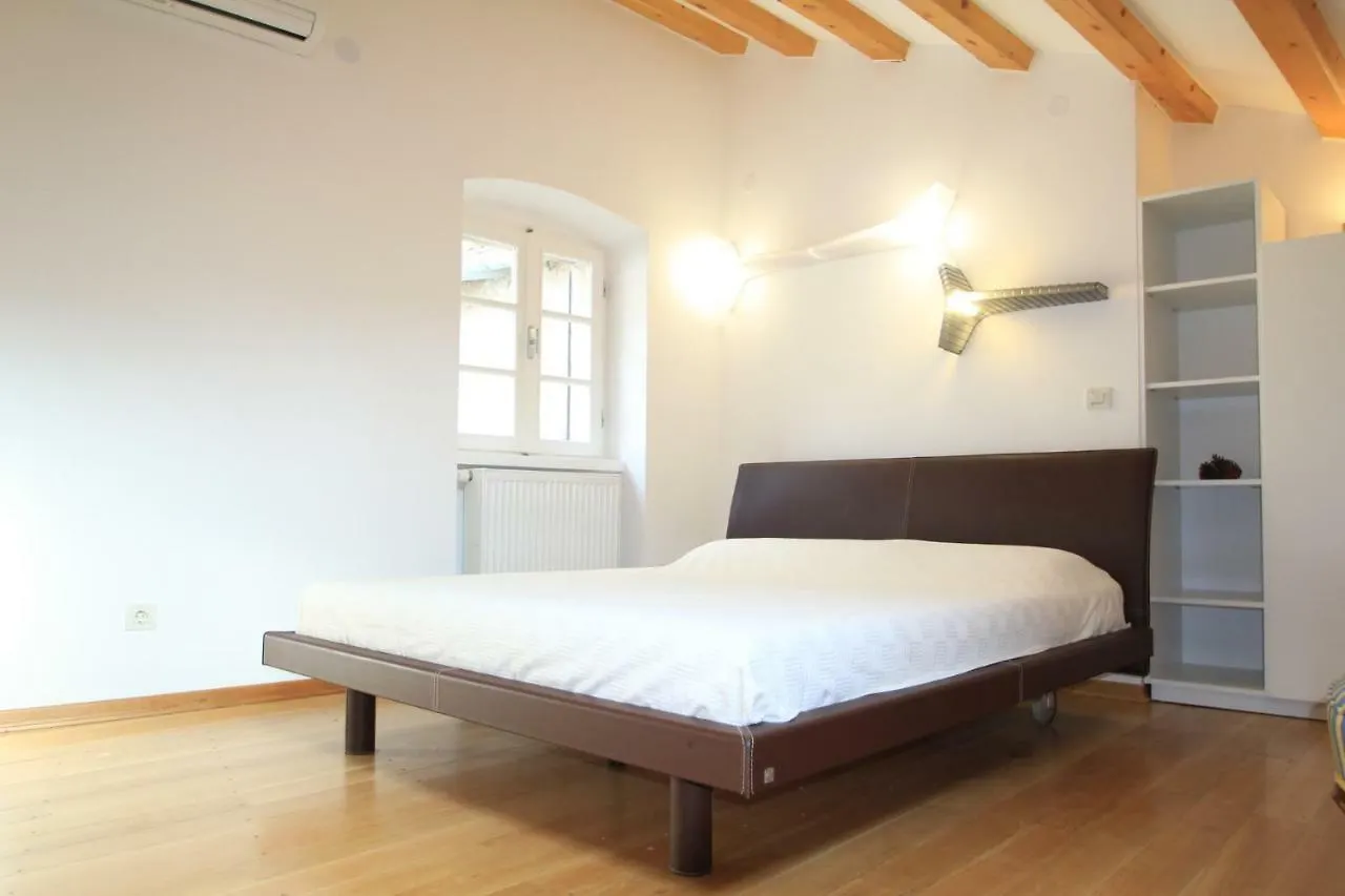 Cres Design Apartments 0*,