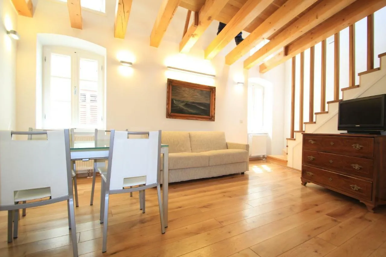 Cres Design Apartments